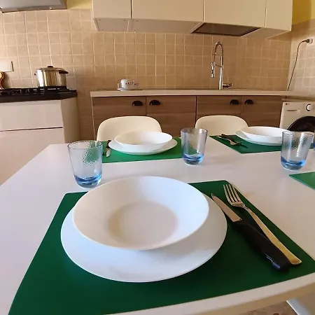 Casa Marina Levante * 아우구스타